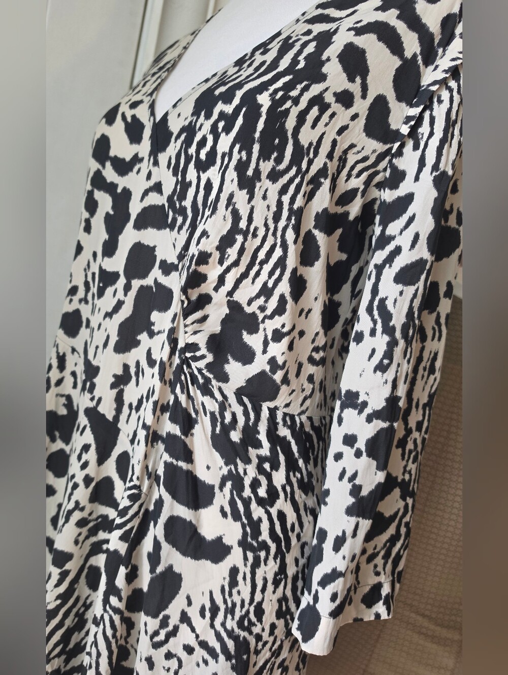 Ba&sh Paris Olga Midi Dress Womens 6 Black Ecru Abstract Animal Print Fit n Flar - Picture 11 of 16
